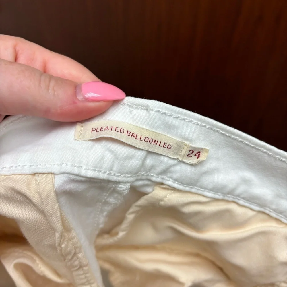 Levi’s White Pleated Balloon Leg Pants